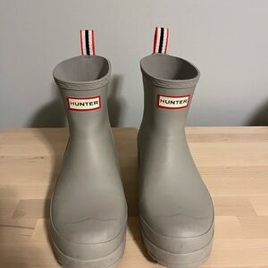 HUNTER RAIN BOOTS GREY/CREAM SIZE UK 7 excellent condition. US size 9